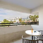 Great Location דירה